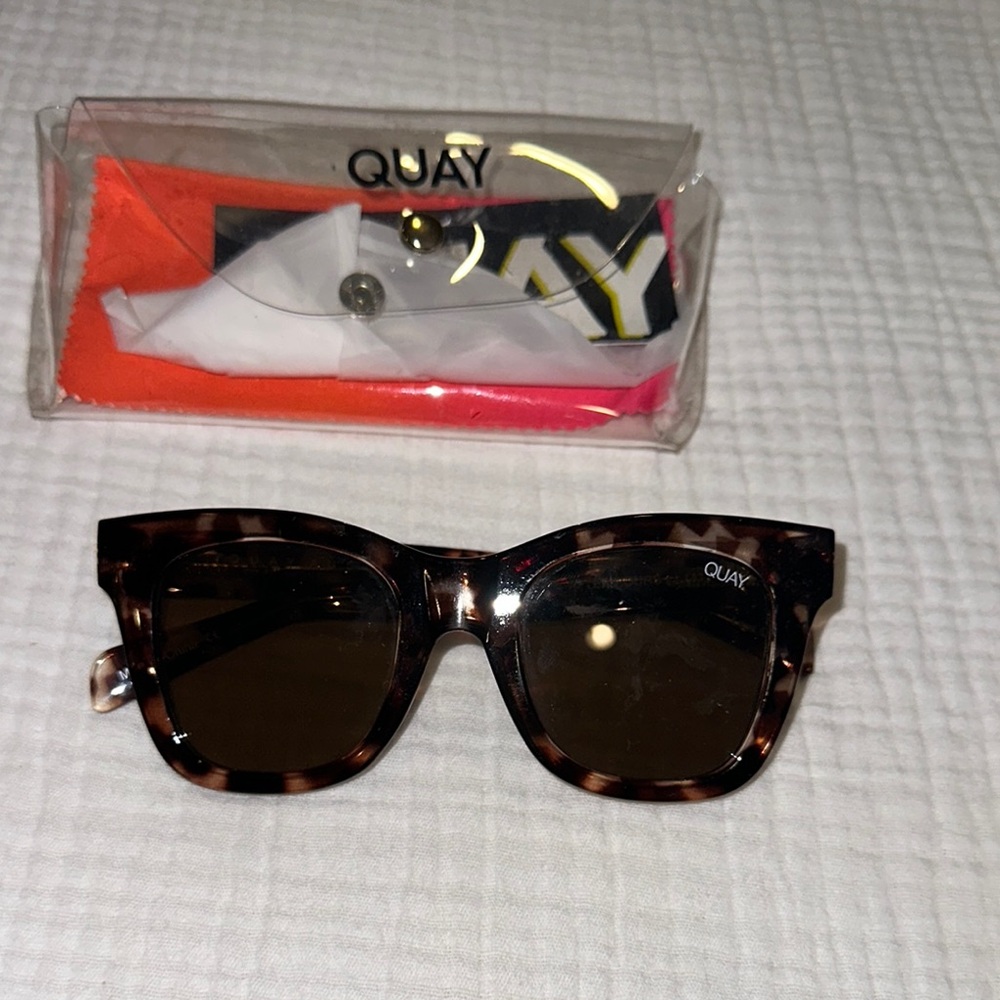Quay Australia Brown Sunglasses Modern Design